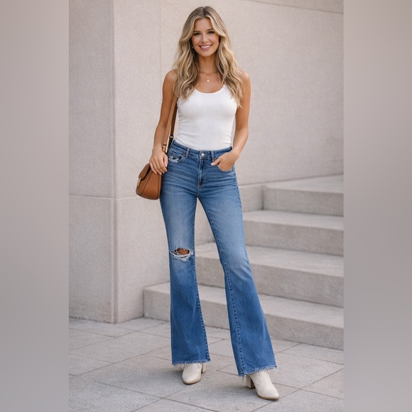 American Eagle Outfitters Denim - American Eagle Super Hi-Rise Flare Ripped Jeans Women’s 10 Blue